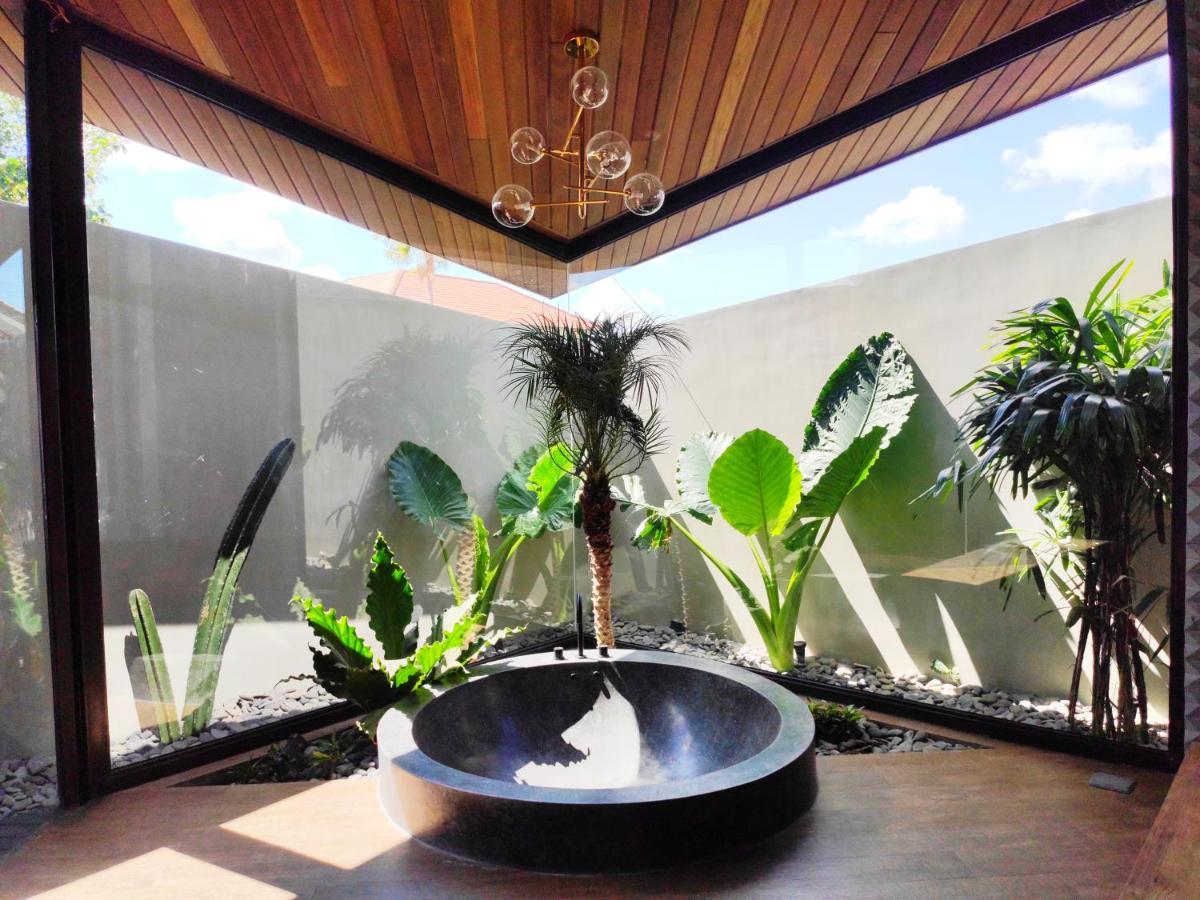 Villa Feh Bali By House Of Winds - Neo Tropical Eden Near Canggu Kerobokan Esterno foto